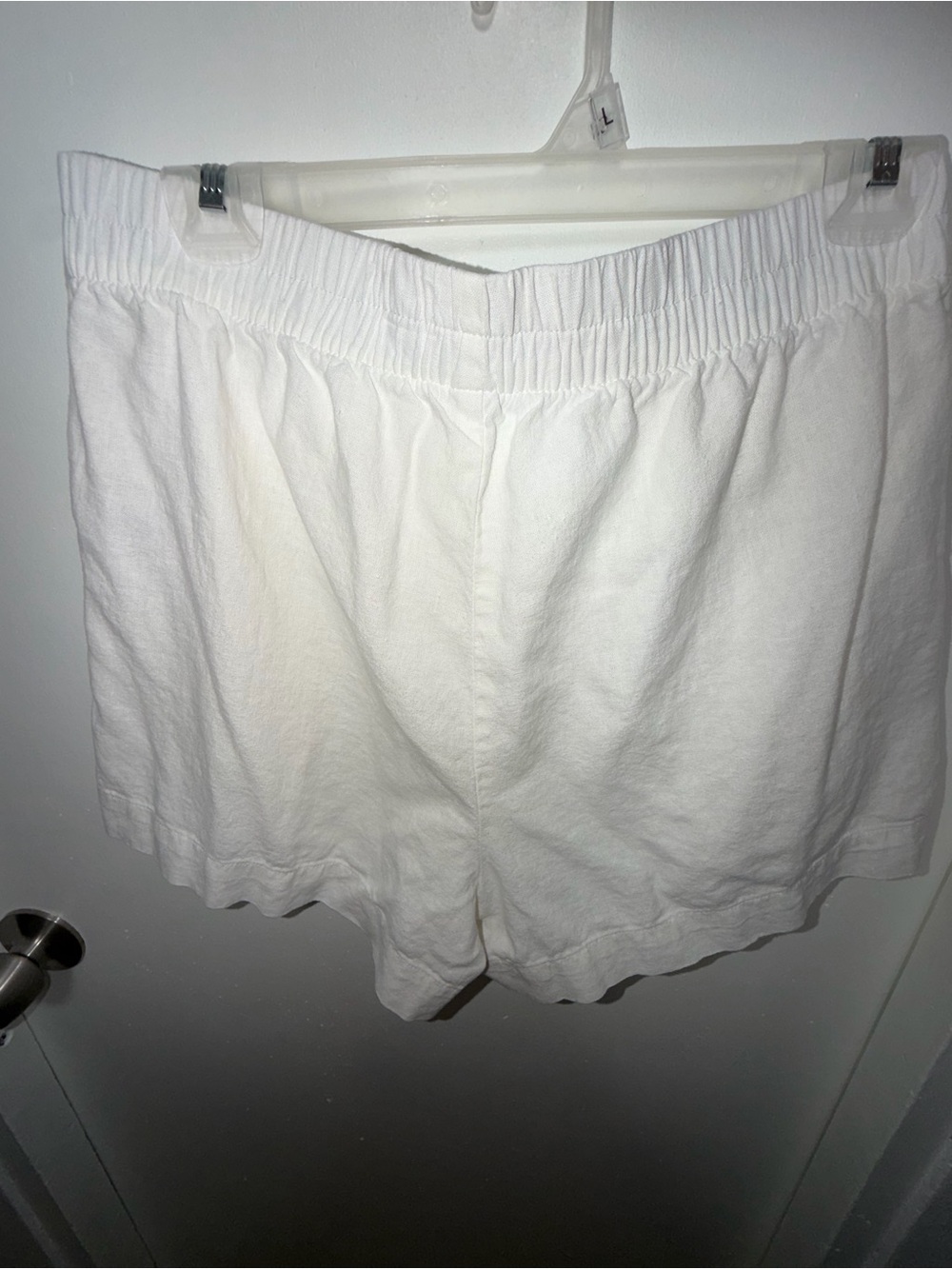 Classic White Elastic-Waist Women’s Shorts